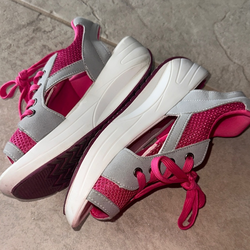 Women’s Pink Open-Toe Casual Sneakers